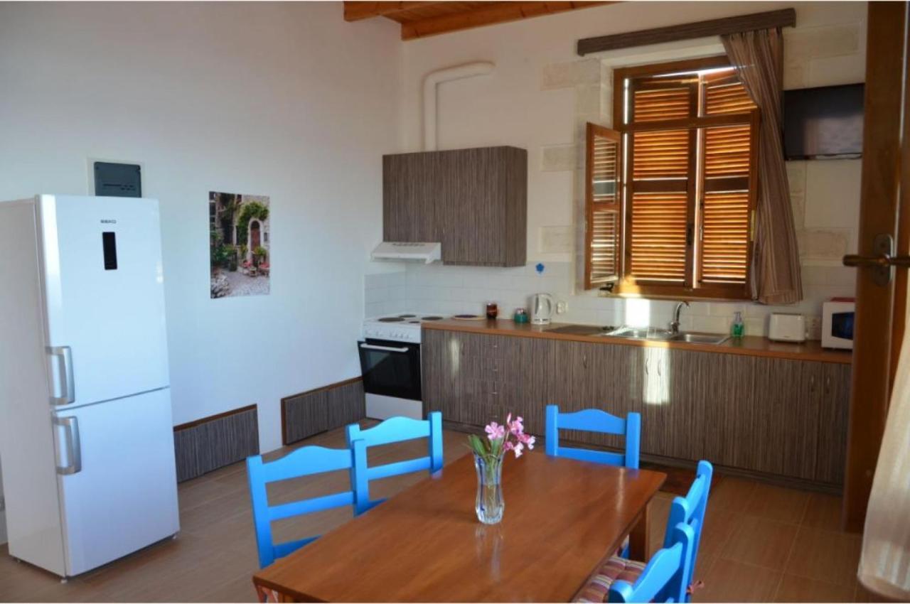 Stone Villa I In Petres Πετρές Εξωτερικό φωτογραφία