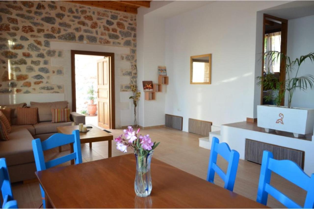Stone Villa I In Petres Πετρές Εξωτερικό φωτογραφία