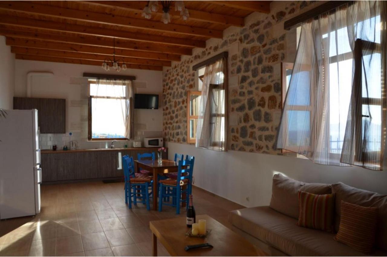 Stone Villa I In Petres Πετρές Εξωτερικό φωτογραφία