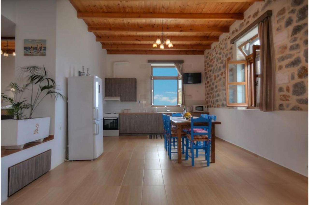 Stone Villa I In Petres Πετρές Εξωτερικό φωτογραφία